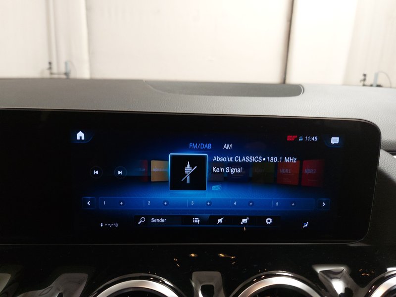 Mercedes-Benz GLA 200 d automatik Style • ACC • kuka — 18