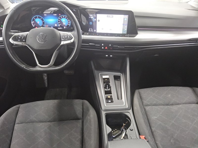 Volkswagen Golf 8 Variant 2.0 TDI automatik Life • ACC • Full LED — 5