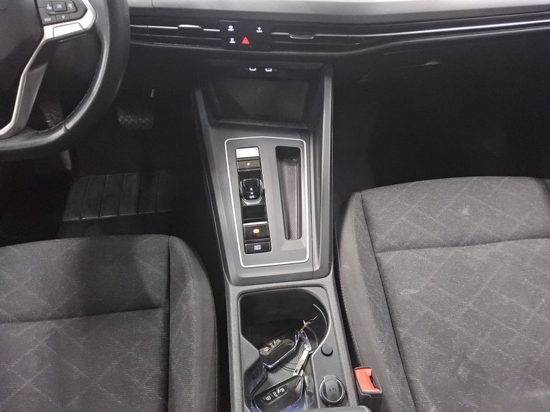Volkswagen Golf 8 Variant 2.0 TDI automatik Life • ACC • Full LED — 6
