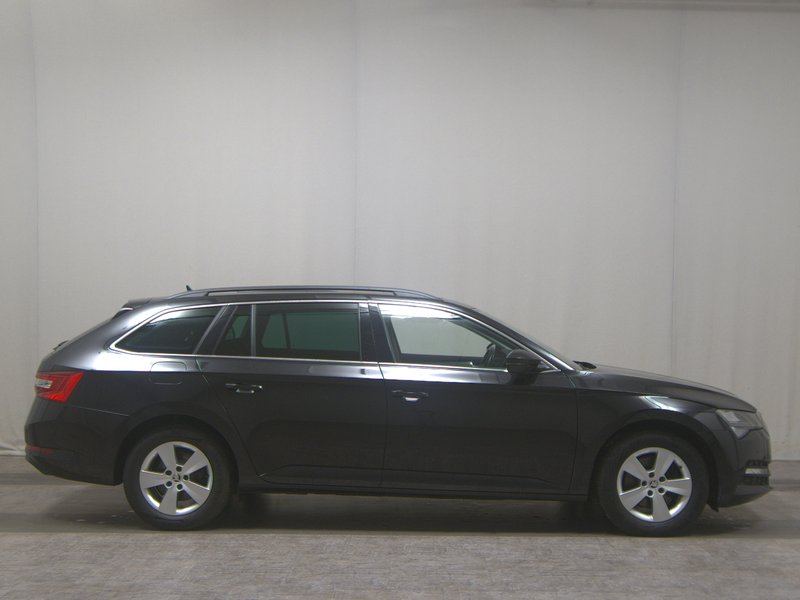 Škoda Superb Kombi 2.0 TDI automatik Ambition • panorama • AHK