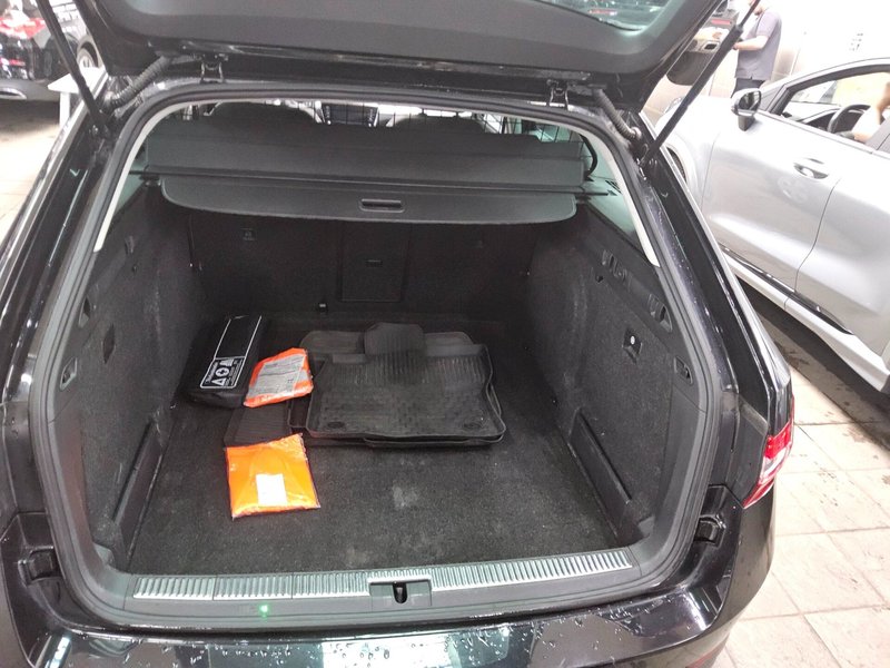 Škoda Superb Kombi 2.0 TDI automatik Ambition • panorama • AHK — 13