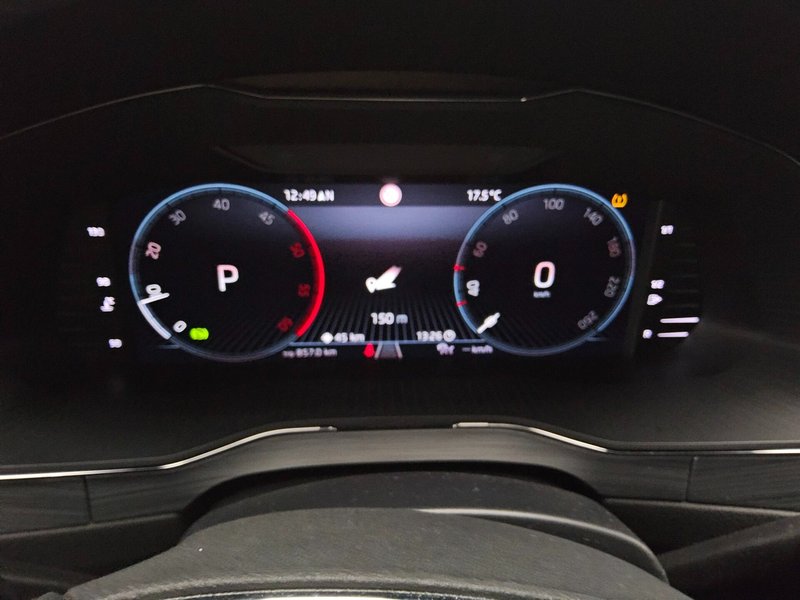 Škoda Superb Kombi 2.0 TDI automatik Ambition • panorama • AHK — 8