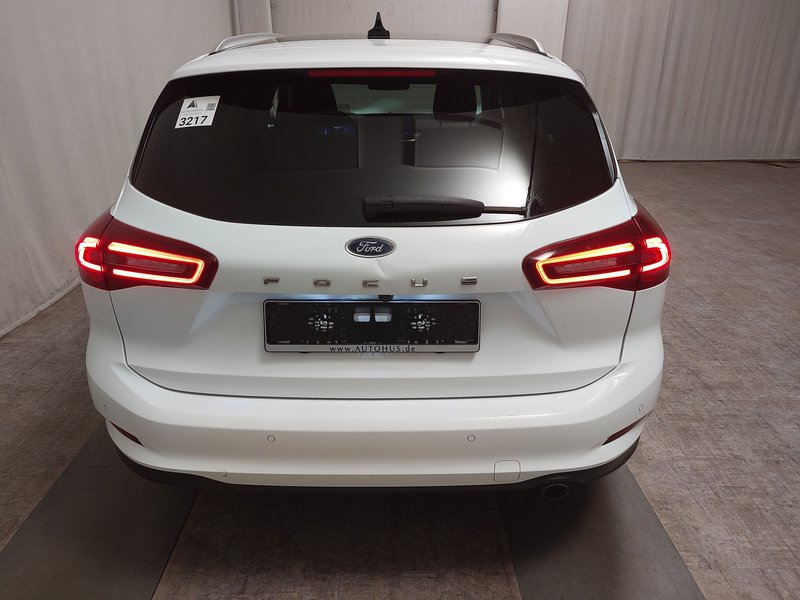 Ford Focus Turnier 1.5 EcoBlue Titanium X automatik • panorama • HUD — 14