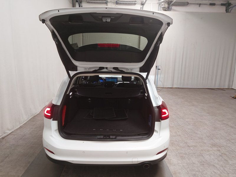 Ford Focus Turnier 1.5 EcoBlue Titanium X automatik • panorama • HUD — 16