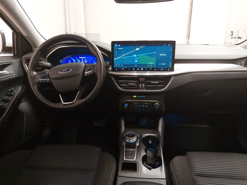 Ford Focus Turnier 1.5 EcoBlue Titanium X automatik • panorama • HUD — 17