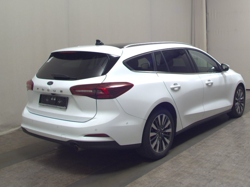 Ford Focus Turnier 1.5 EcoBlue Titanium X automatik • panorama • HUD — 4