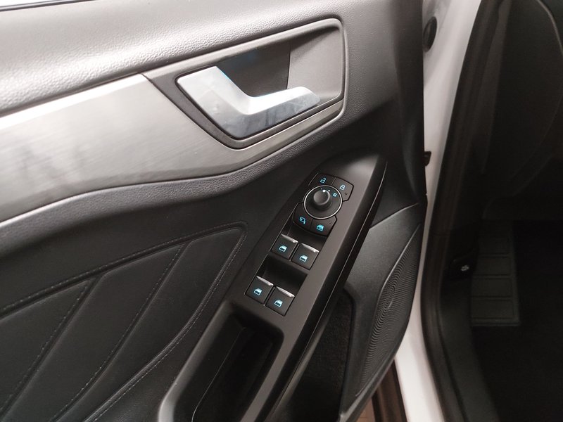 Ford Focus Turnier 1.5 EcoBlue Titanium X automatik • panorama • HUD — 5