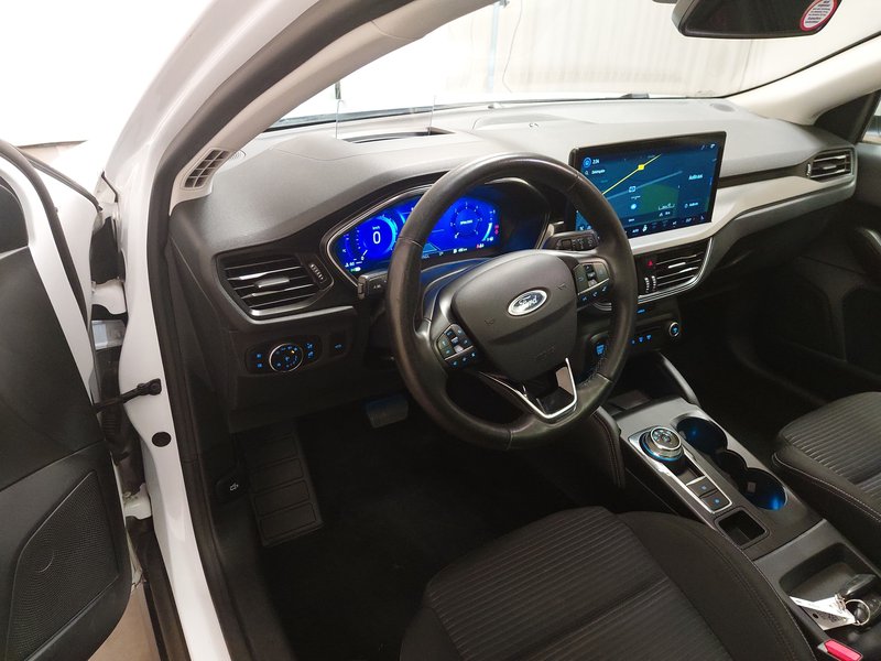 Ford Focus Turnier 1.5 EcoBlue Titanium X automatik • panorama • HUD — 6