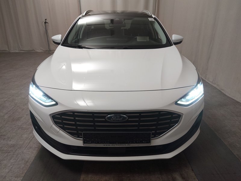 Ford Focus Turnier 1.5 EcoBlue Titanium X automatik • panorama • HUD — 9