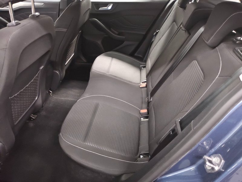 Ford Focus 1.5 EcoBlue Titanium • LED • bežično punjenje — 13