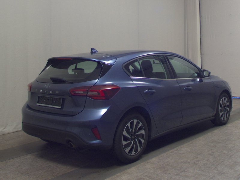 Ford Focus 1.5 EcoBlue Titanium • LED • bežično punjenje — 4