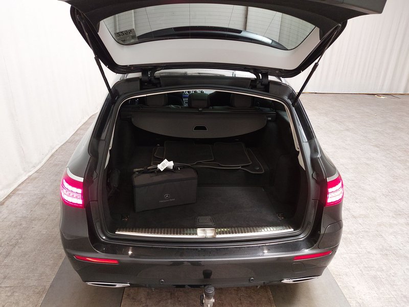 Mercedes-Benz E 300 de karavan automatik AMG Line • ACC • Kuka za vuču (AHK) — 19
