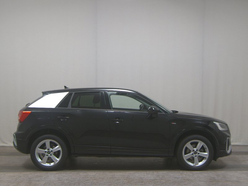 Audi Q2 30 TFSI S line • Full LED • električna peta vrata