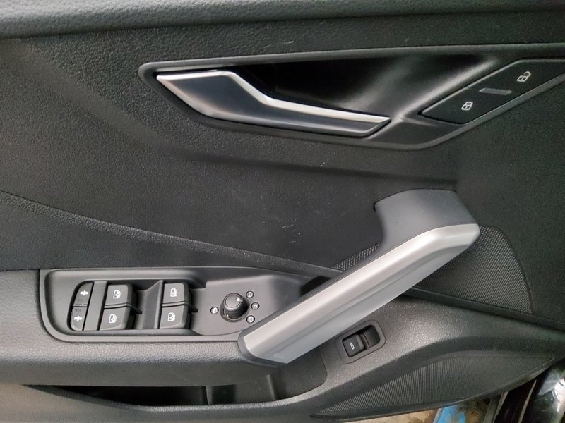 Audi Q2 30 TFSI S line • Full LED • električna peta vrata — 10