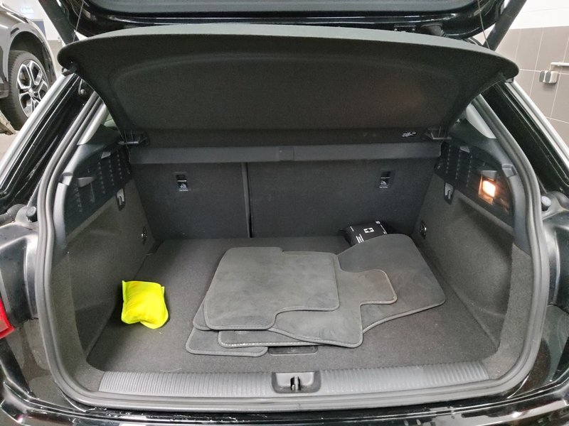 Audi Q2 30 TFSI S line • Full LED • električna peta vrata — 13