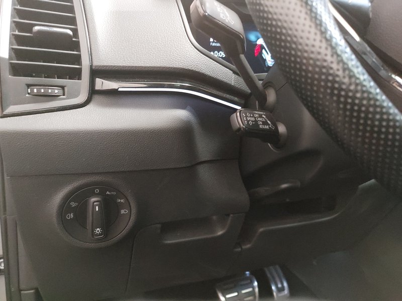 Škoda Karoq 1.5 TSI automatik SportLine • ACC • električna peta vrata — 7