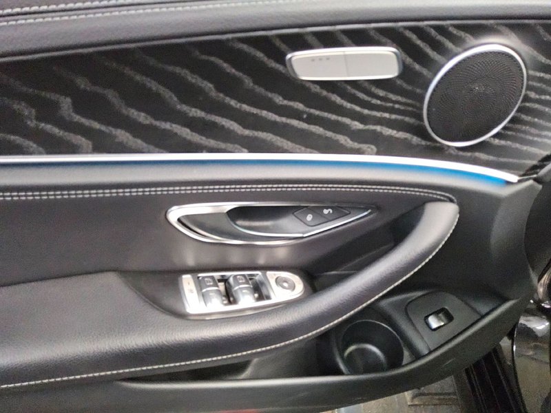 Mercedes-Benz E 220 d karavan automatik AMG Line • 360° kamera • ACC — 10