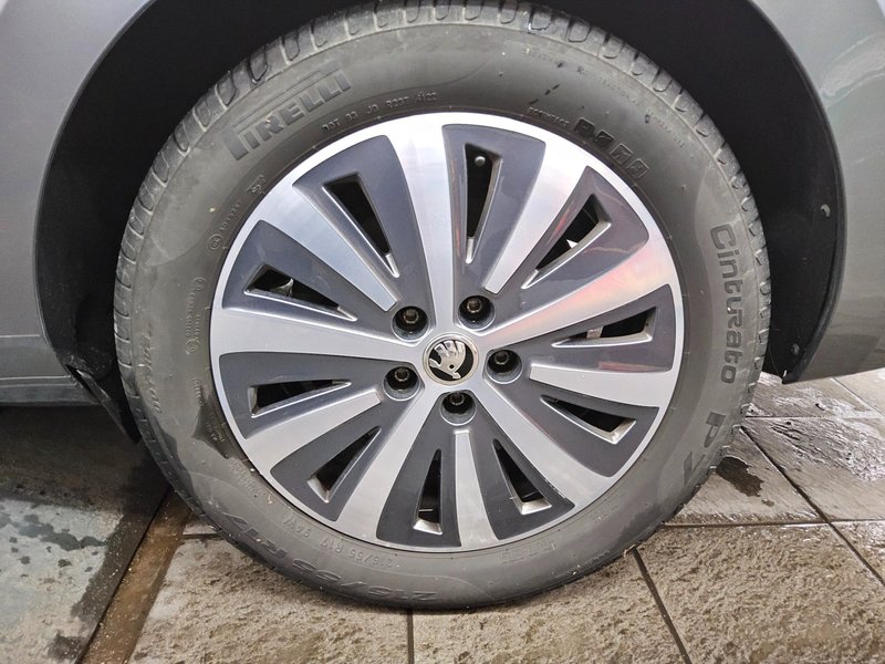 Škoda Superb Kombi 2.0 TDI automatik Ambition • ACC • električna peta vrata — 11