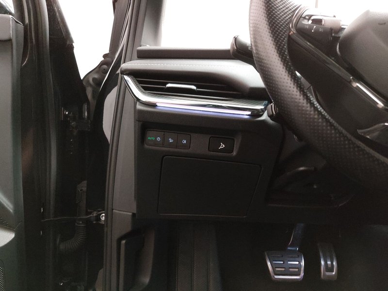 Škoda Enyaq iV 80 SportLine • 360° kamera • LED — 13