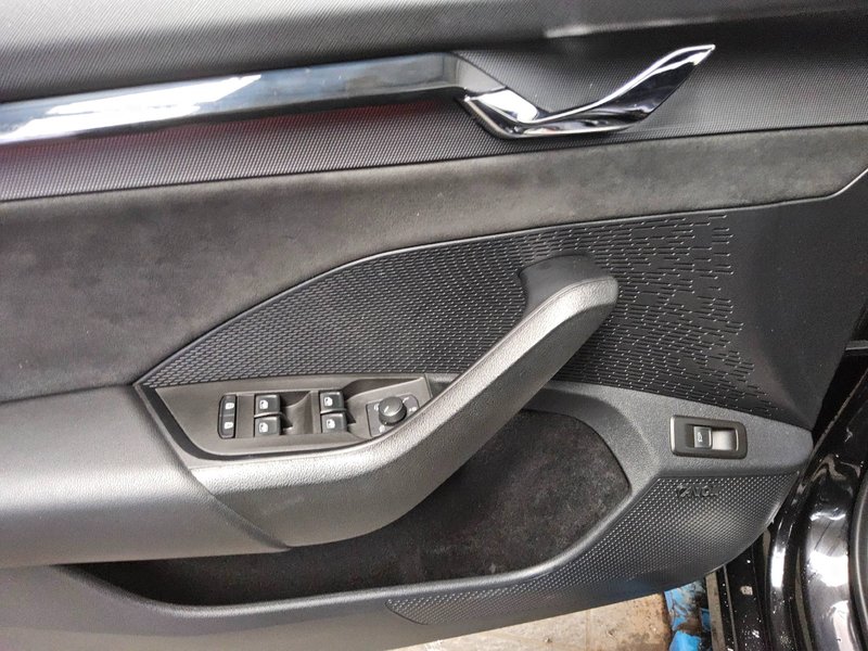 Škoda Octavia Combi 2.0 TSI RS automatik • HUD • ACC — 10