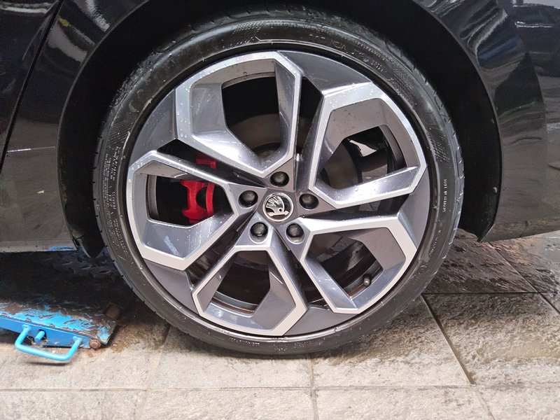 Škoda Octavia Combi 2.0 TSI RS automatik • HUD • ACC — 11