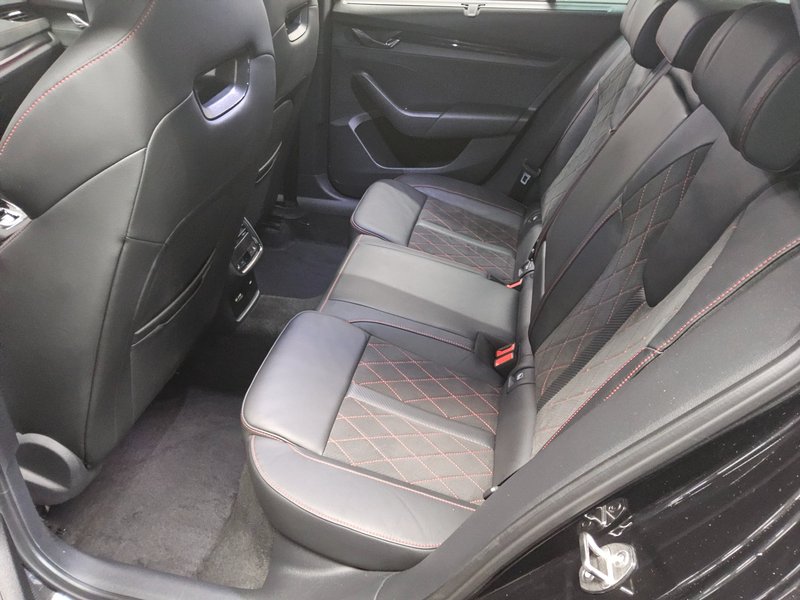 Škoda Octavia Combi 2.0 TSI RS automatik • HUD • ACC — 13