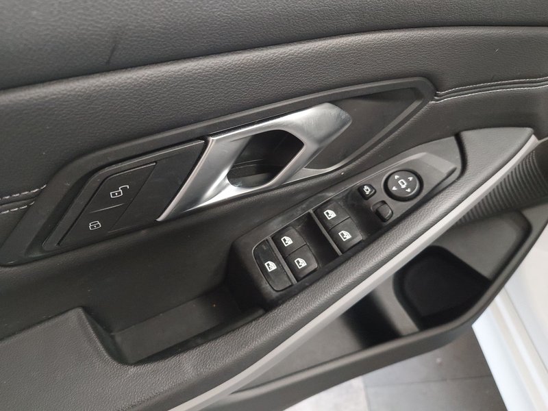 BMW 318d Advantage automatik • HUD • ACC — 5
