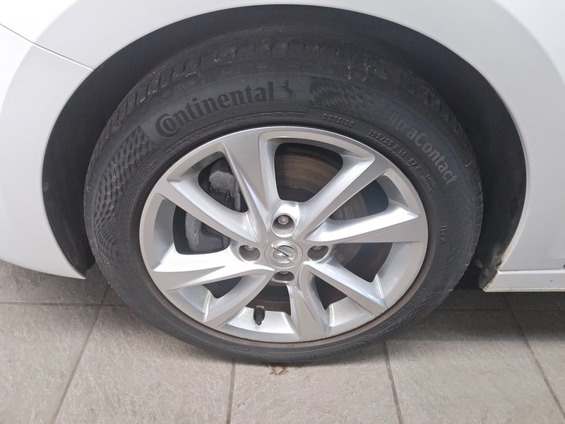 Opel Corsa 1.5 D Elegance • Full LED — 11