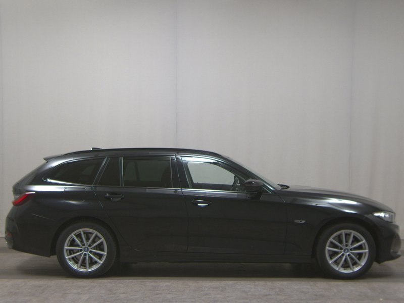BMW 320e Touring automatik • ACC • Full LED