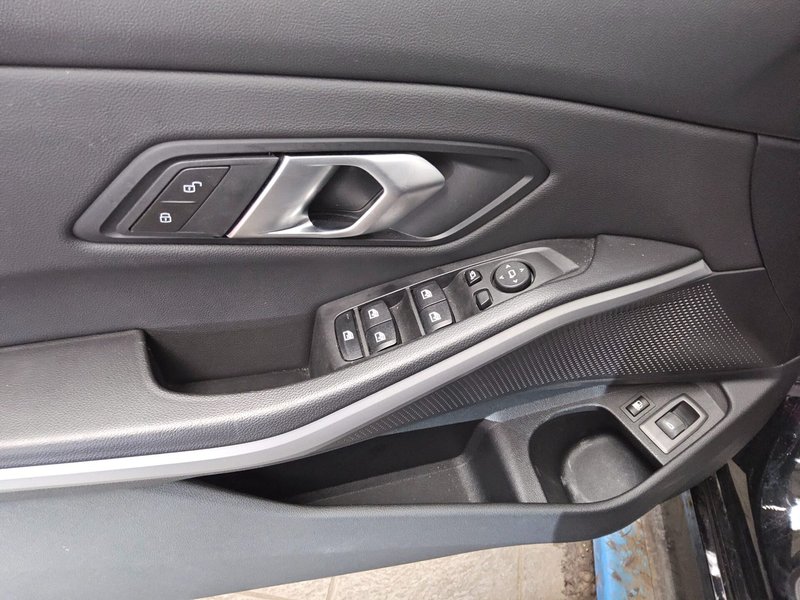 BMW 320e Touring automatik • ACC • Full LED — 10