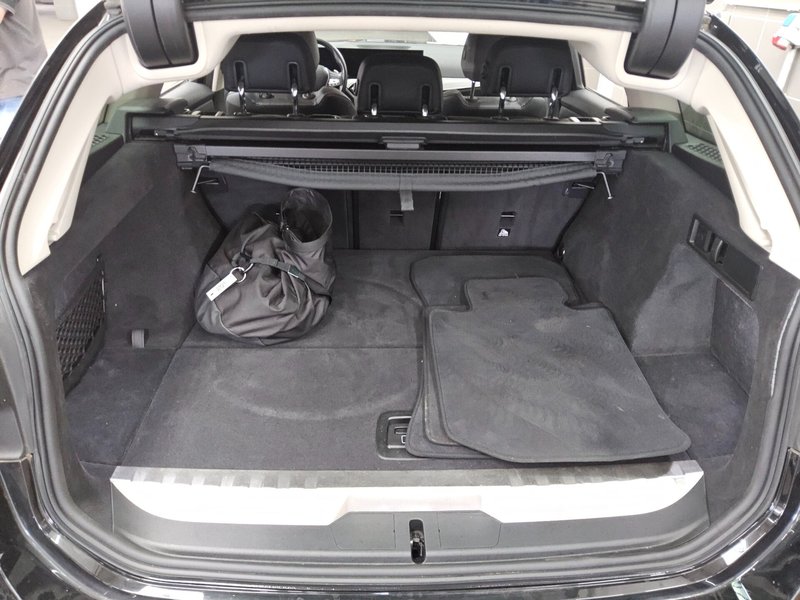 BMW 320e Touring automatik • ACC • Full LED — 12