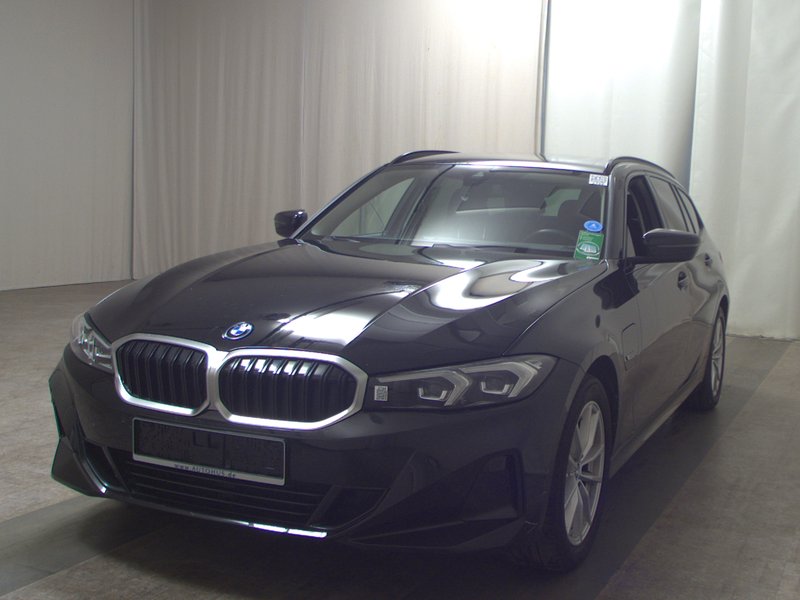 BMW 320e Touring automatik • ACC • Full LED — 2