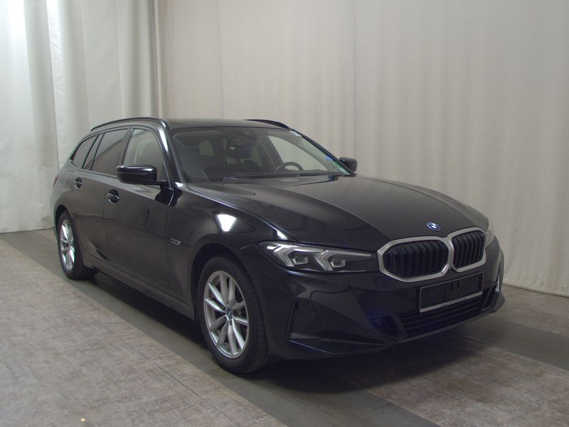 BMW 320e Touring automatik • ACC • Full LED — 3