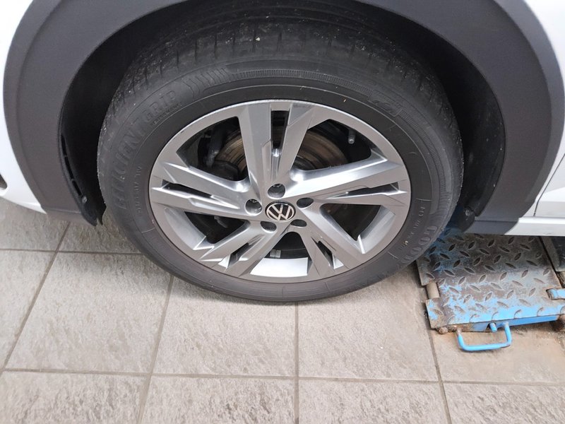 Volkswagen Taigo 1.0 TSI R-Line • ACC • Full LED — 11