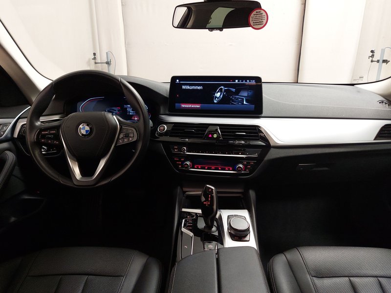 BMW 520d Touring automatik • LED — 16