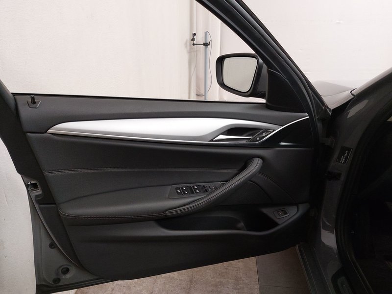 BMW 520d Touring automatik • LED — 5