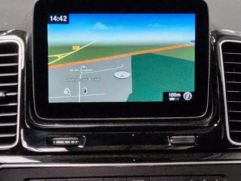 Mercedes-Benz GLE 350 d 4MATIC automatik AMG Line • panorama • 360° kamera — 7