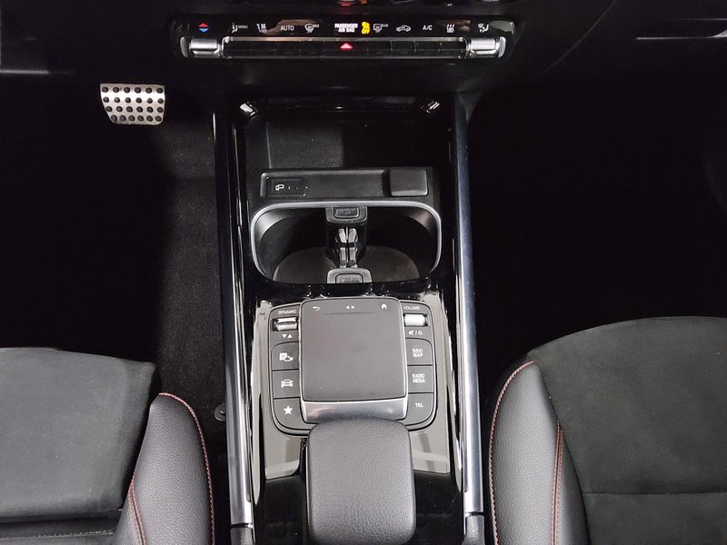 Mercedes-Benz GLA 200 d 4MATIC automatik AMG Line • ACC • LED — 6