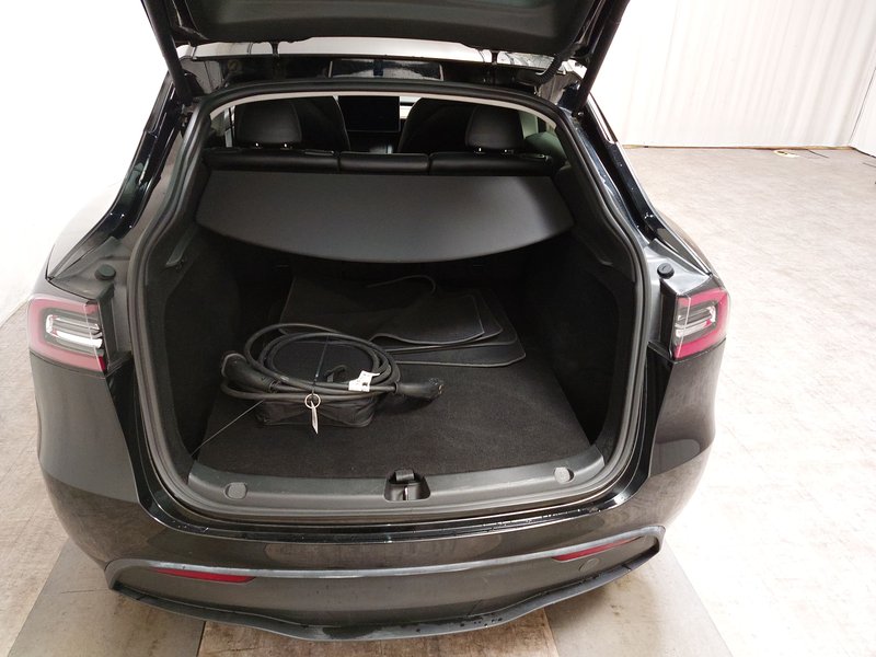 Tesla Model Y Long Range AWD • ACC • 360° kamera — 18