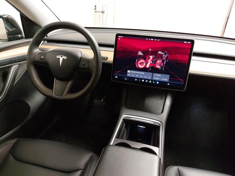 Tesla Model Y Long Range AWD • ACC • 360° kamera — 19