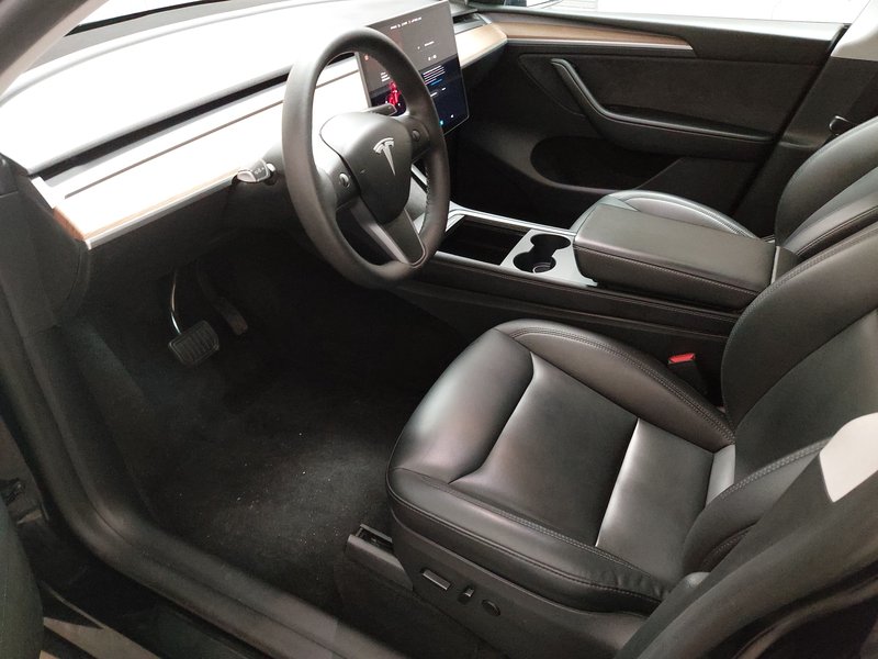 Tesla Model Y Long Range AWD • ACC • 360° kamera — 6