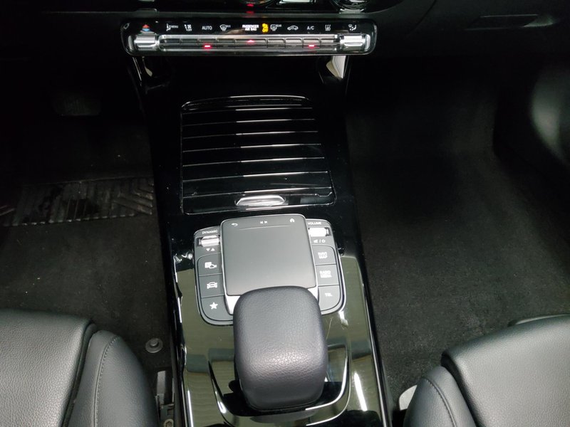 Mercedes-Benz A 250 e automatik Progressive • panorama • koža — 6