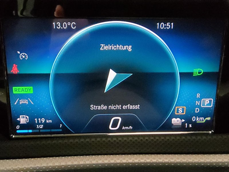 Mercedes-Benz A 250 e automatik Progressive • panorama • koža — 8