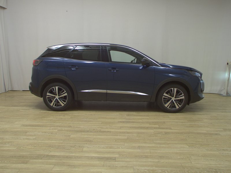 Peugeot 3008 1.2 PureTech Allure • 360° kamera • Full LED