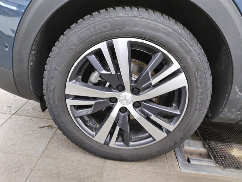 Peugeot 3008 1.2 PureTech Allure • 360° kamera • Full LED — 11