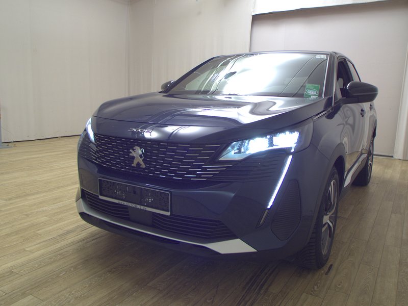 Peugeot 3008 1.2 PureTech Allure • 360° kamera • Full LED — 2