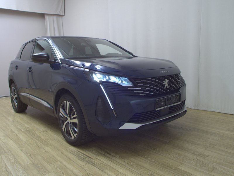 Peugeot 3008 1.2 PureTech Allure • 360° kamera • Full LED — 3