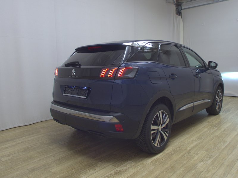 Peugeot 3008 1.2 PureTech Allure • 360° kamera • Full LED — 4