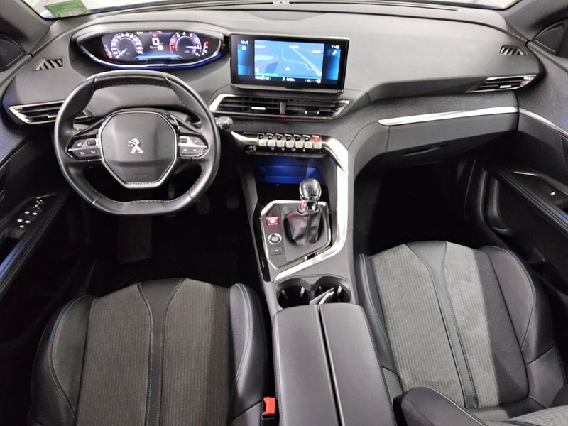 Peugeot 3008 1.2 PureTech Allure • 360° kamera • Full LED — 5