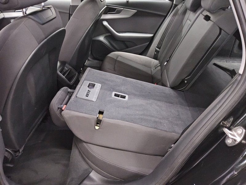 Audi A4 Avant 35 TDI automatik • HUD • Full LED — 12